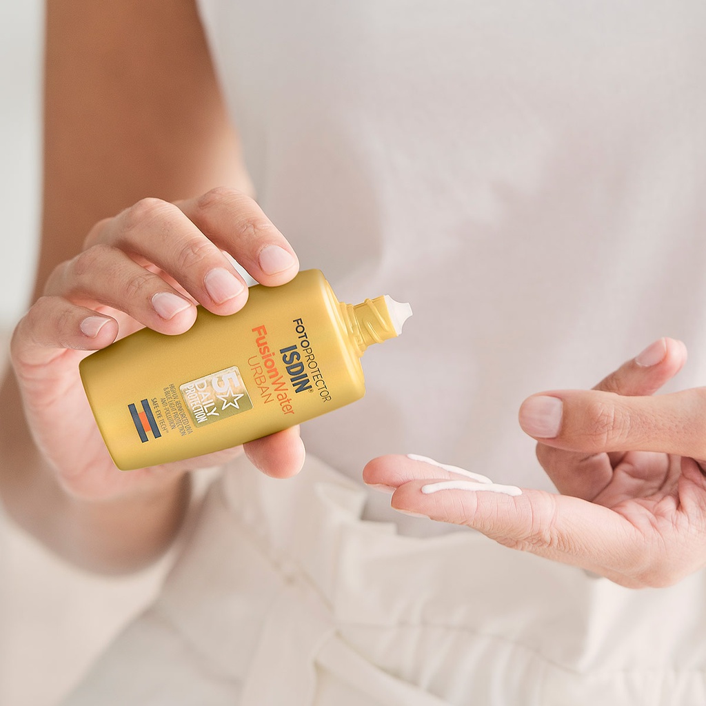 ISDIN FOTOPROTECTOR FUSION WATER URBAN SPF30